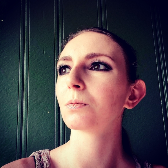 Meet your Posher - Picture 7 of 16